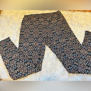 Very fun pair of LuLaRoe leggings!  Size Tall and Curvy.  TC.  (L/XL/2X)